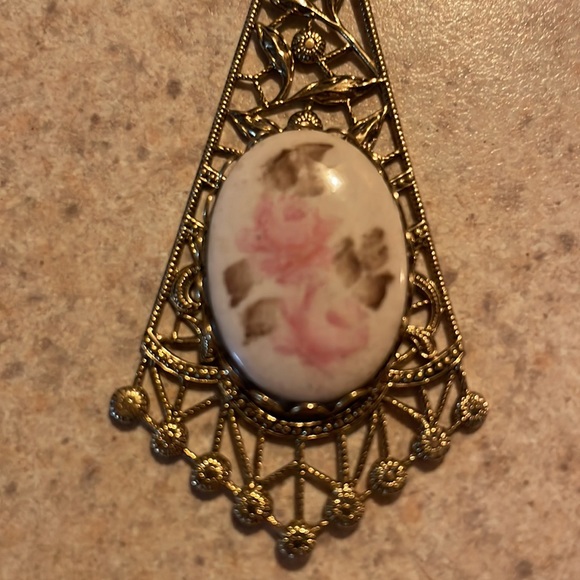 Vintage floral pendant necklace - Picture 2 of 5